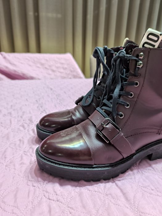 Botins bordô Stradivarius