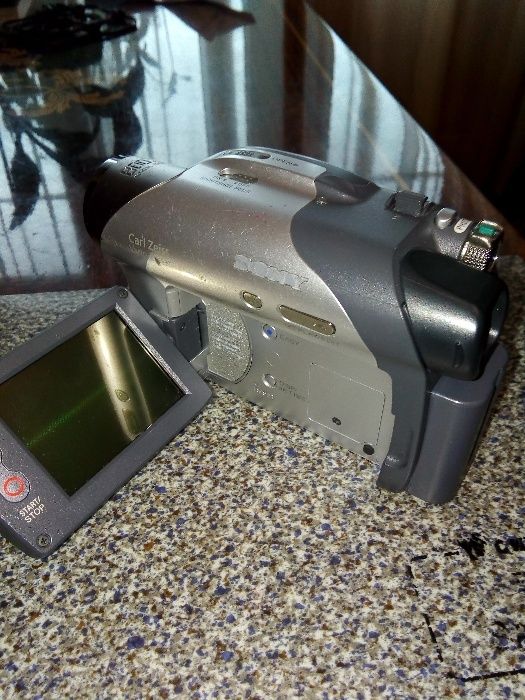 Відеокамера Sony DCR-dvd105