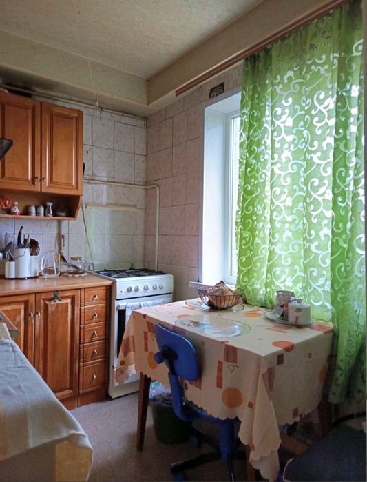 Продам 2 х ком квартиру. Матросова.