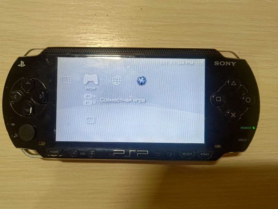Продам приставку Sony PSP-1001