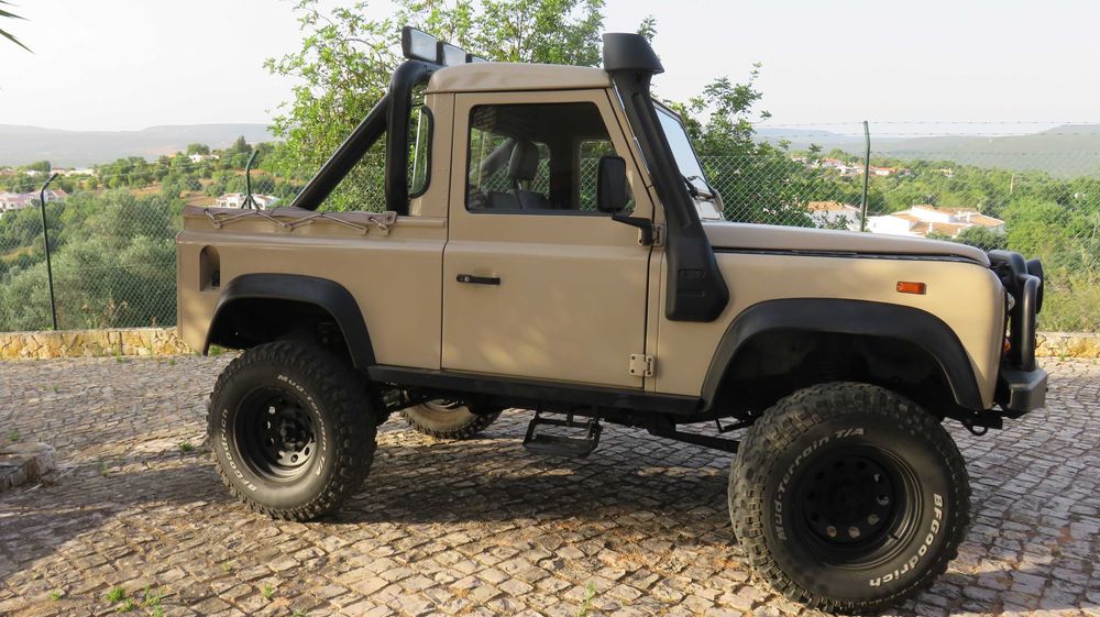 Land Rover Defender 90 td5 (Descapotável ou Fechado)
