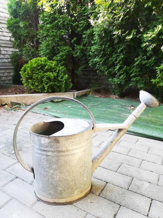 konewka metalowa dekoracyjna