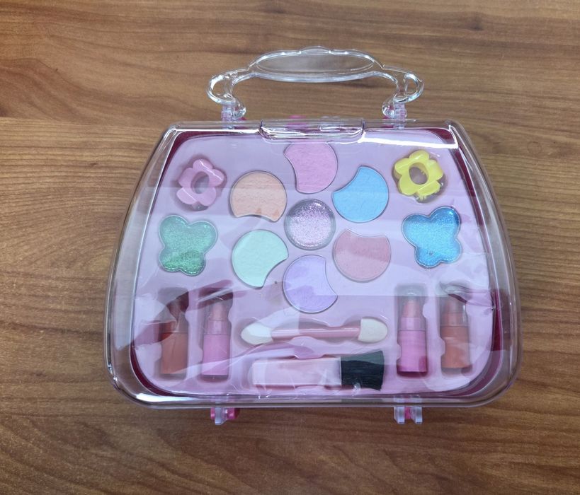 Mala de cosmetica de menina