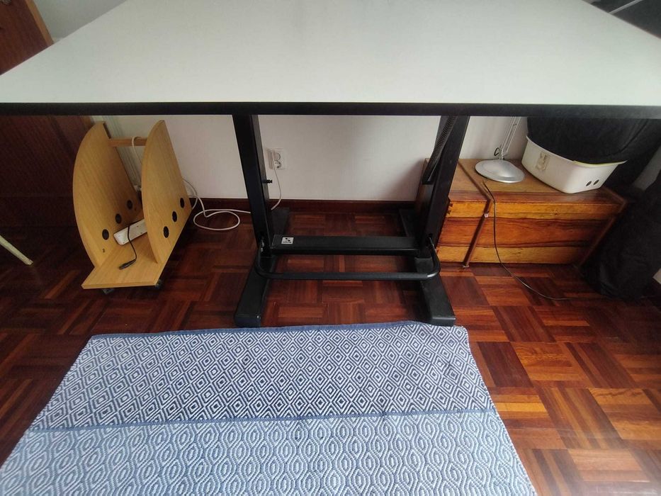 Estirador ZUCOR com cadeira