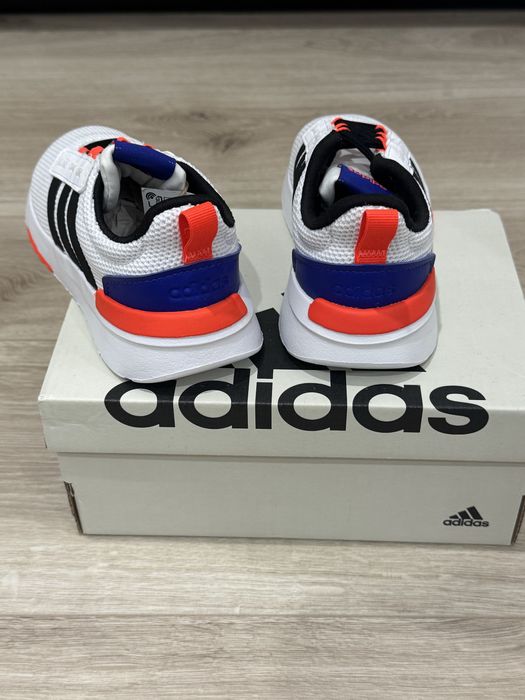 Дитячі кросівки 10 us Adidas 27  ОРИГІНАЛ 17  см снікерси