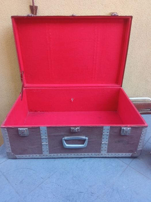 Mala antiga em bom estado