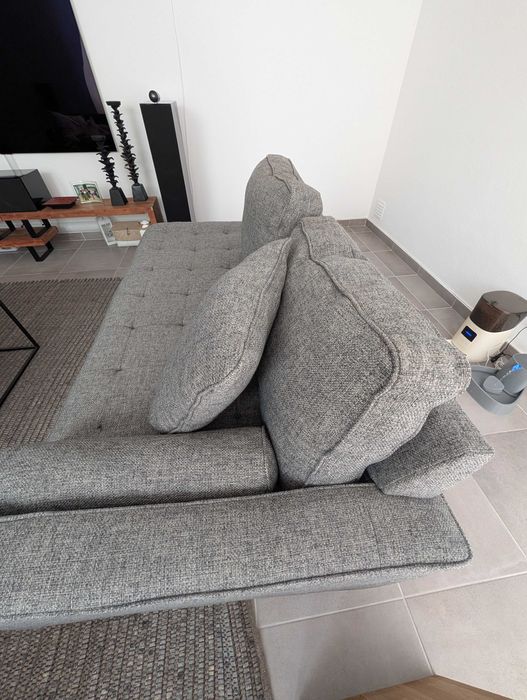 Modern Grey Chaise Lounge / Sofa – Gently Used for pick up Ferragudo
