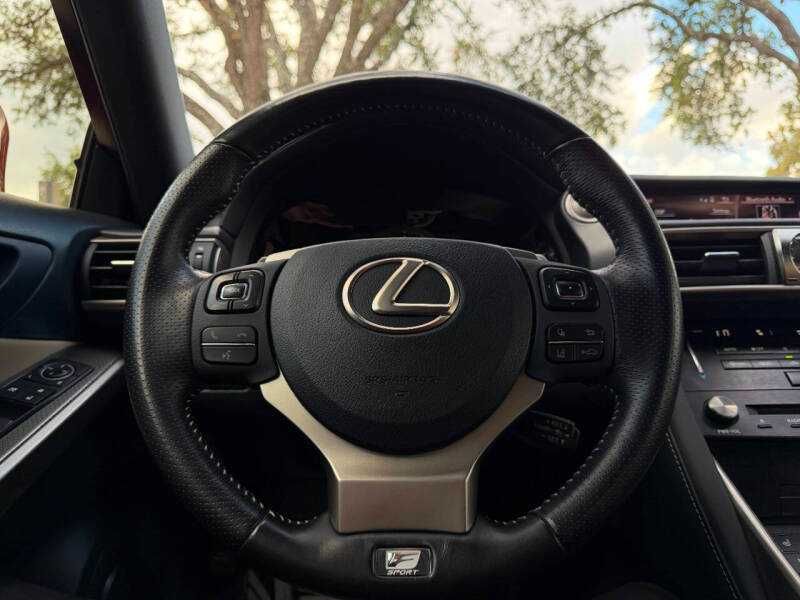 2018 Lexus IS 300