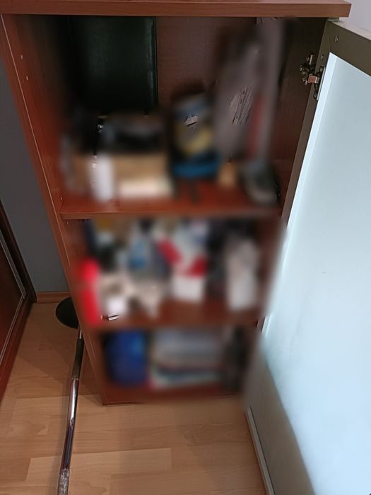 Szafka z mleczną szybą