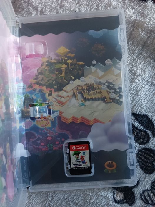 Nintendo switch 2, está na garantia e apenas 2 meses de uso