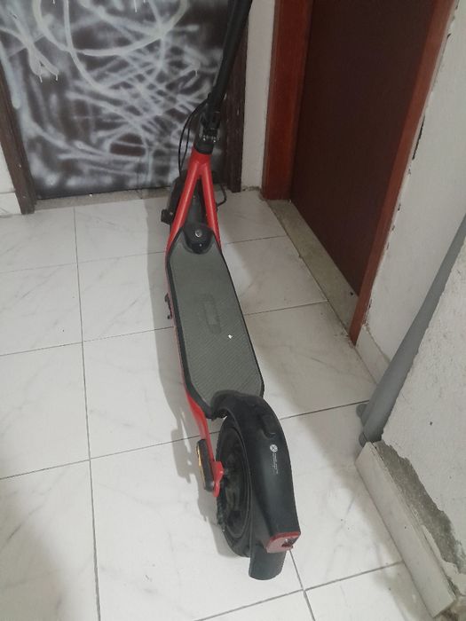 Trotinete Elétrica Segway-Ninebot Série D (Vermelha) – Funciona a 100% sem carregador