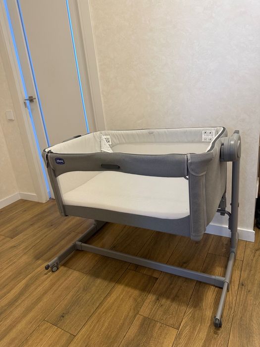 Ліжечко chicco next2me світло-сіре