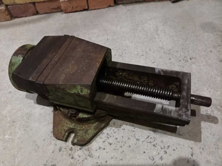 Тиски , лещата станочні 160 мм