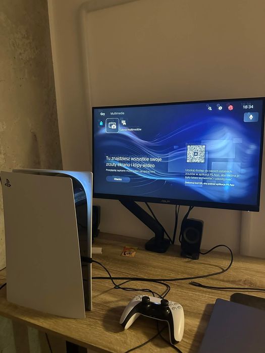 Konsola PlayStation 5 FAT (z wbudowanym napędem) - stan bardzo dobry