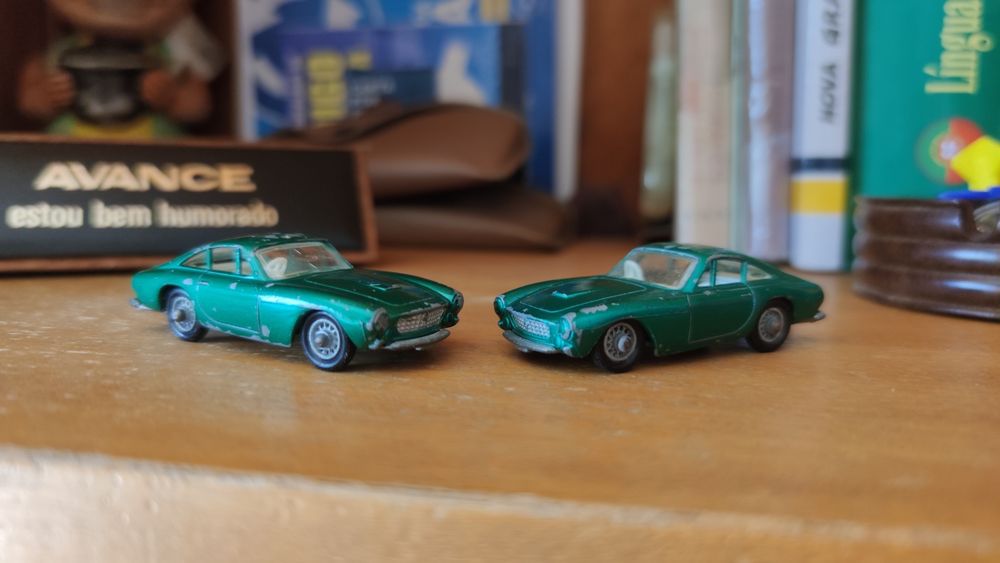 2 Lesney Matchbox Ferrari Berlinetta vintage
