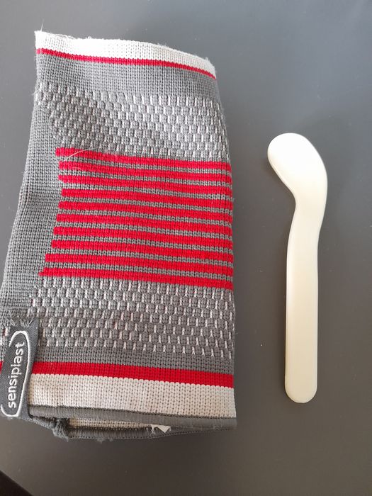 Stabilizator prawy nadgarstka s/m sensiplast