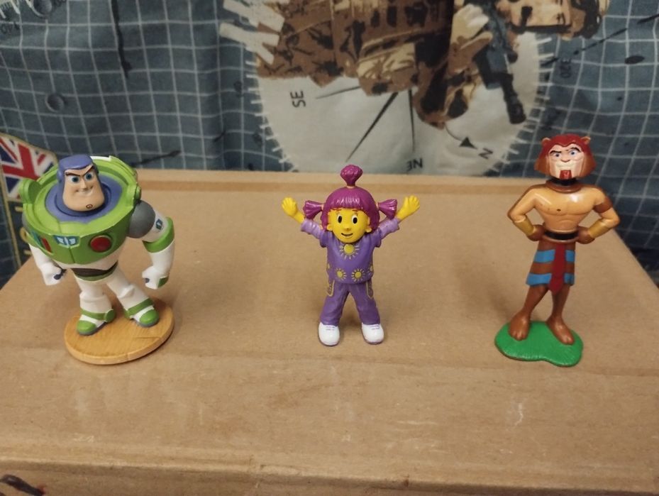Figurki:  Buzz Astral "Toy Story", Aida, Sunny "Jim Jam"