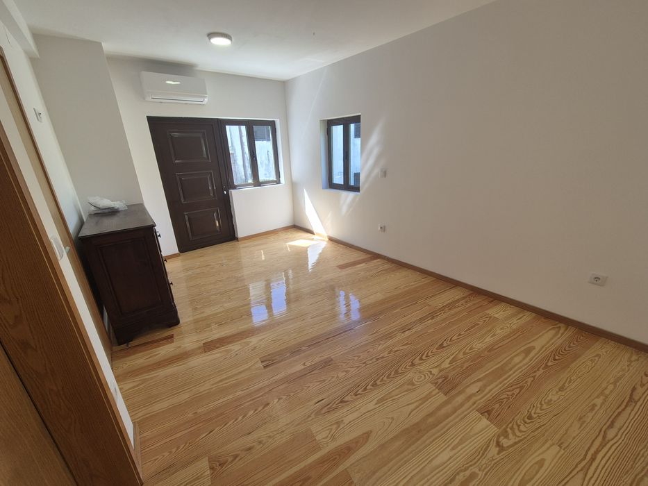Moradia em pedra renovada T2/ 2 T1 Investimento ou Habitação (Gerês)