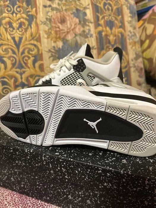 Jordan_4_Retro_Military_black R.43