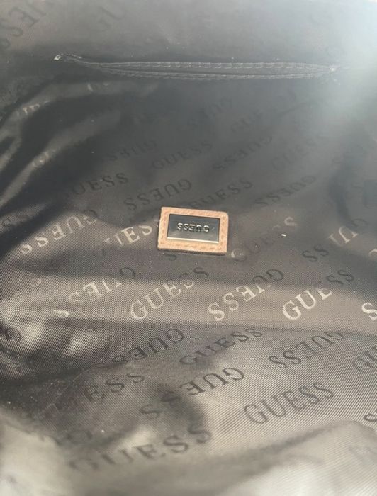 Nowa nerka crossbody Guess
