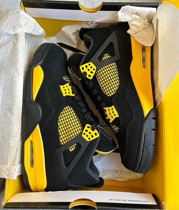 Jordan 4 Retro Thunder R.43