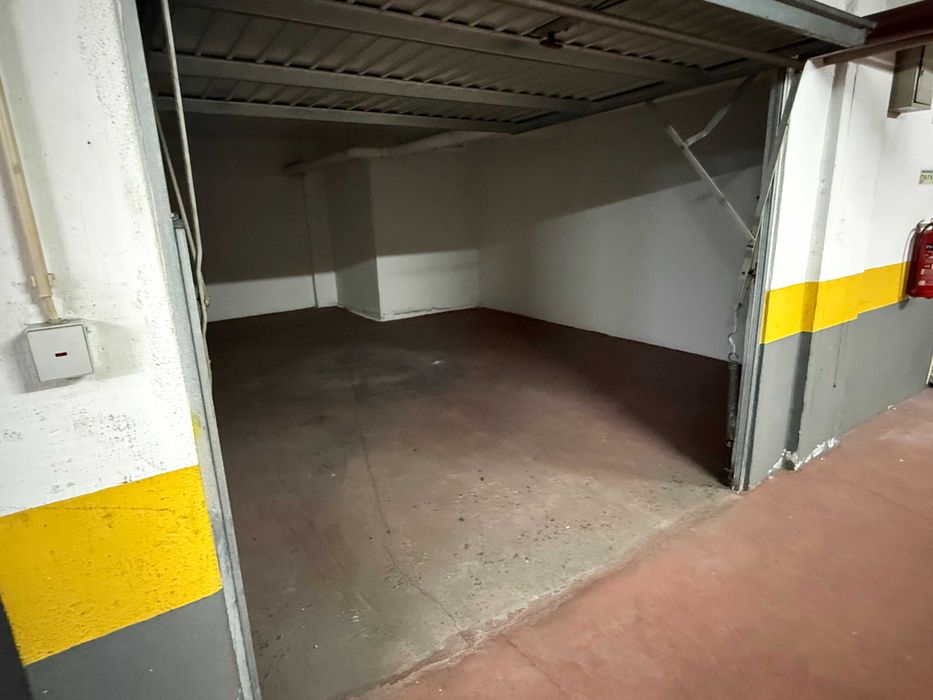 Garagem BOX para arrendamento em Agualva Cacém
