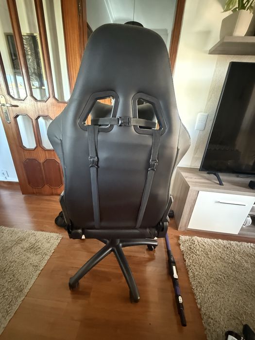 Cadeira Gamer Alpha preta em exelente estado mecânico.