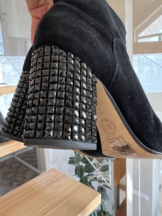 Жіноче взуття guess casadei boss