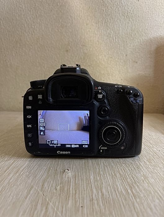 Canon EOS 7D + 2 Lentes, Cartão 16GB e kit de limpeza