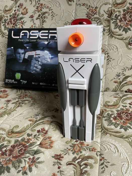 Pistolet Laser X wraz z wieżą Tower