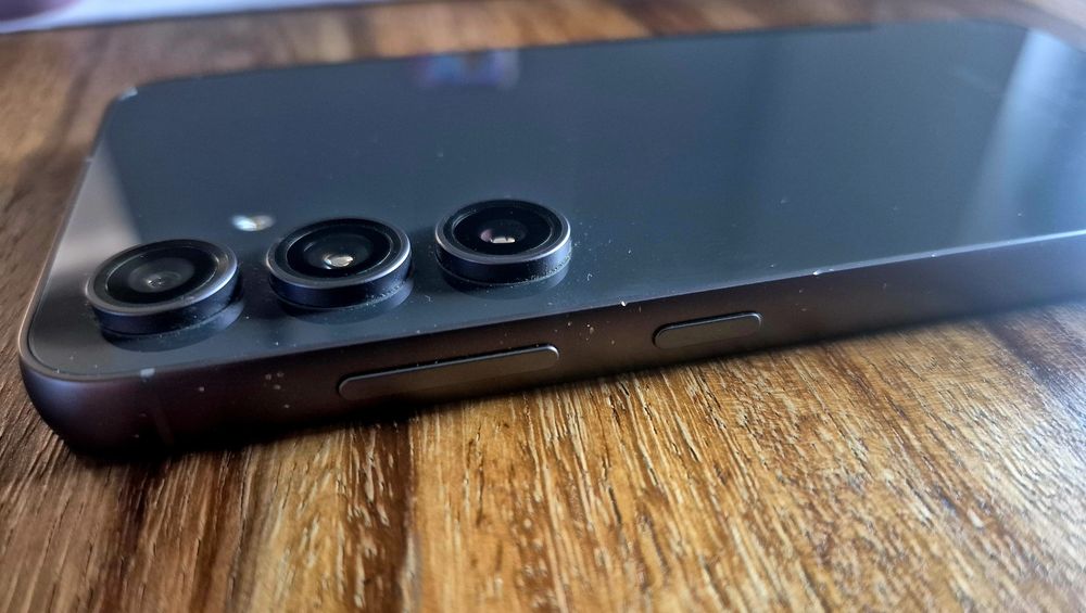 Samsung S23 FE + dodatki