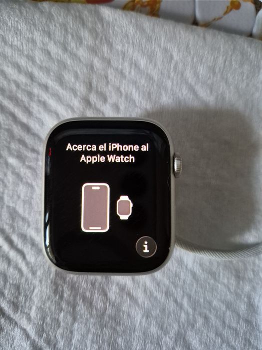 Смарт-годинник Apple Watch Series 9 GPS 45mm Starlight Aluminium Case with Starlight Sport Loop