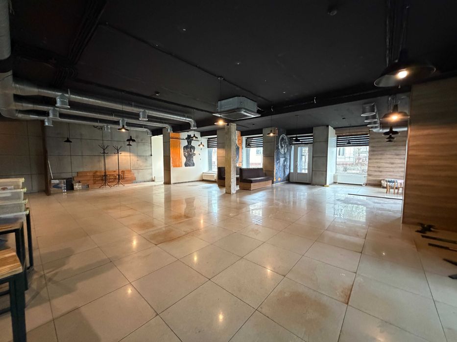 Приміщення в центрі біля Палацу одружень