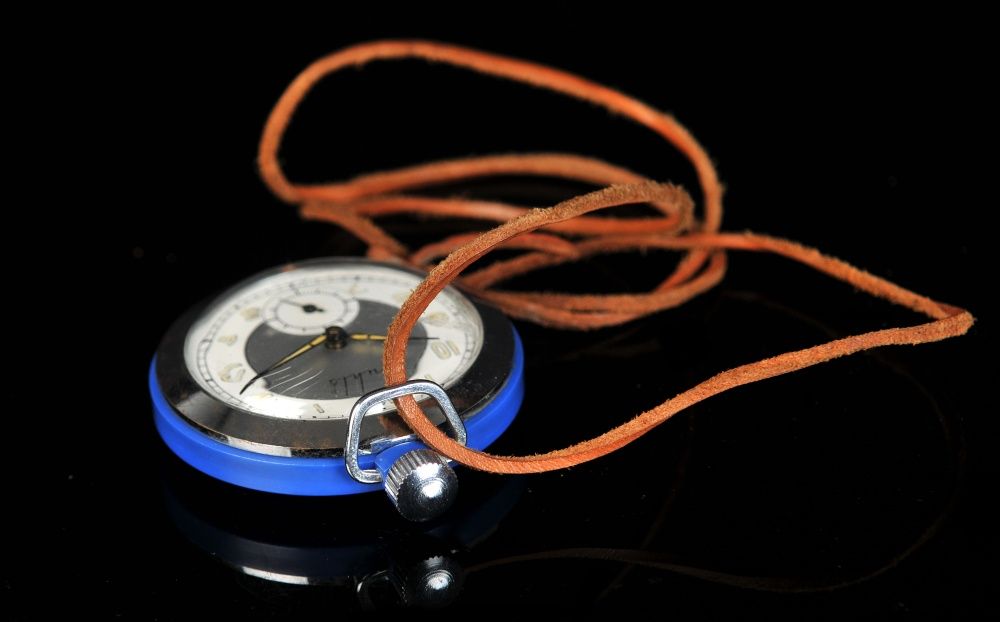 Belíssimo relógio de bolso RHULA