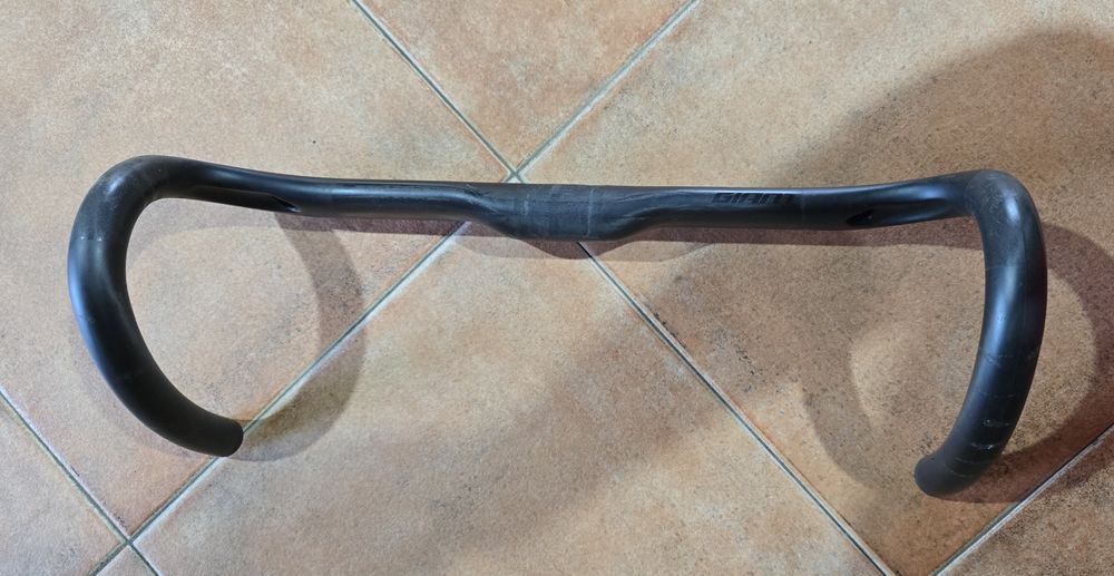 Guiador aero giant em  carbono