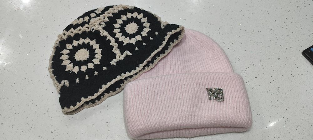 Hit Czapka beany angora włochata logo  Wang