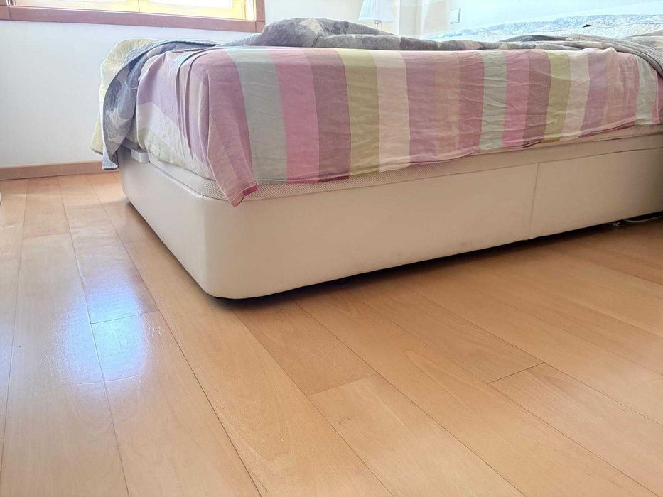 Cama IKEA está nova