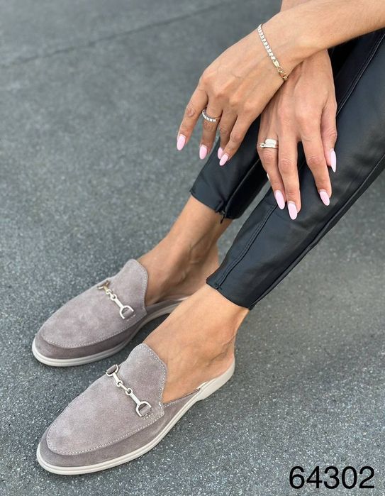 Жіночі шкіряні шльопанці мюлі в кольорах