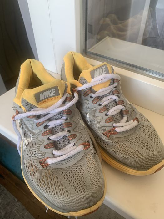 Кросівки NIKE 38р