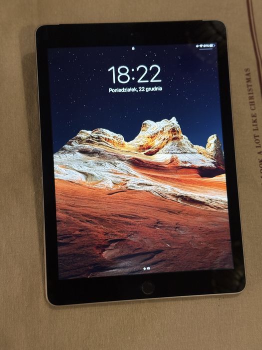 iPad Air 2 i Apple Watch series 8 45mm dodatki