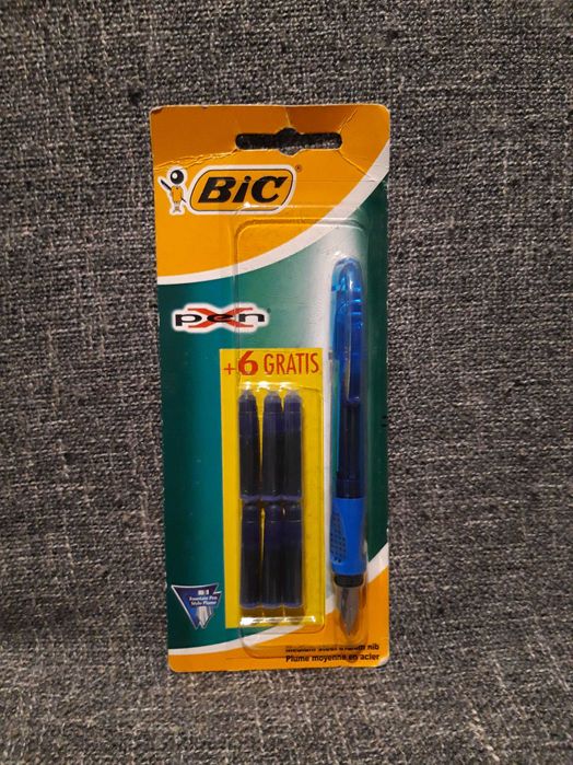 Caneta de tinta permanente "BIC"