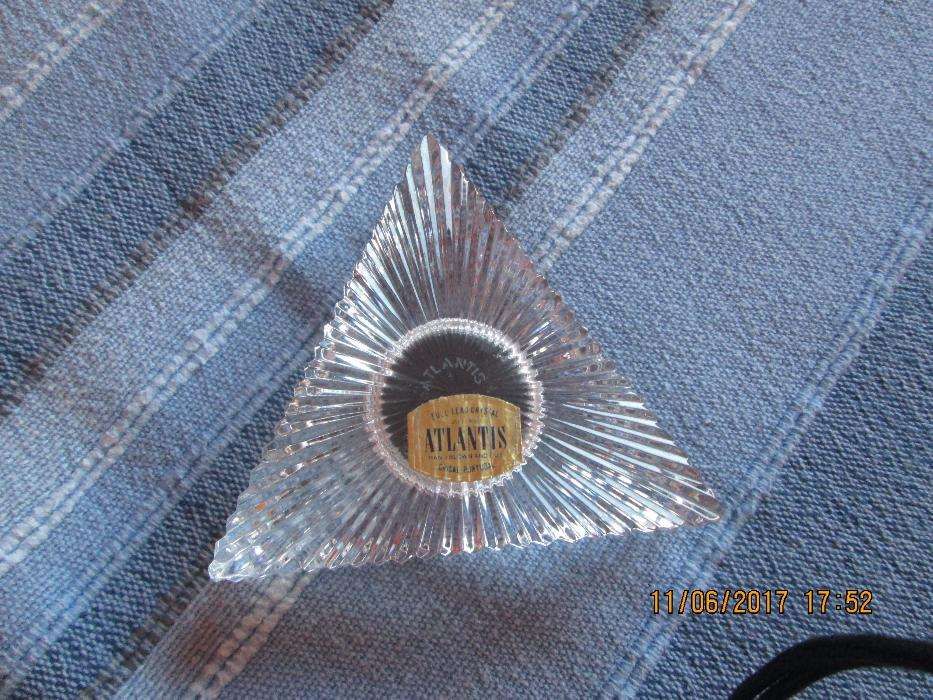 Atlantis Triangular Clock64750926590083121