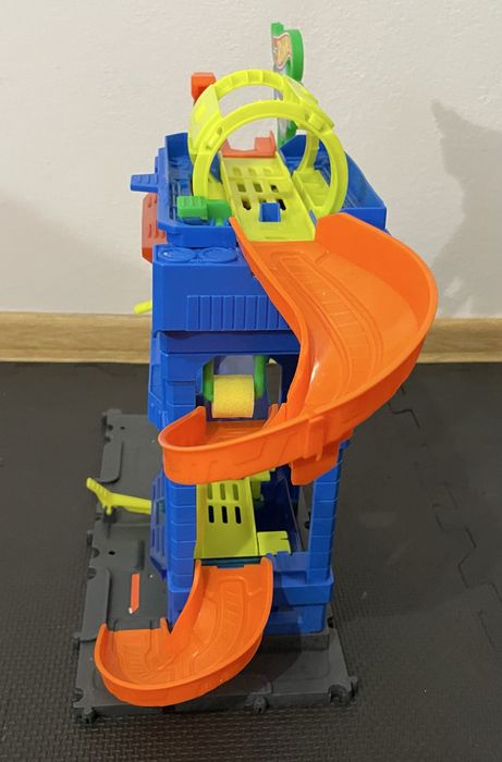Zjeżdżalnia Hot Wheels Myjnia odjazdowe zakręty garaż