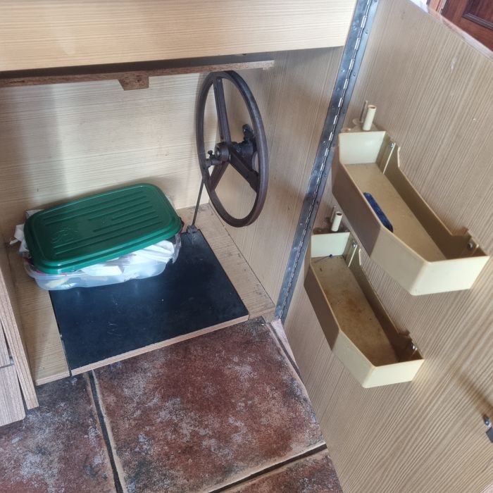 Máquina de Costura Pfaff com móvel