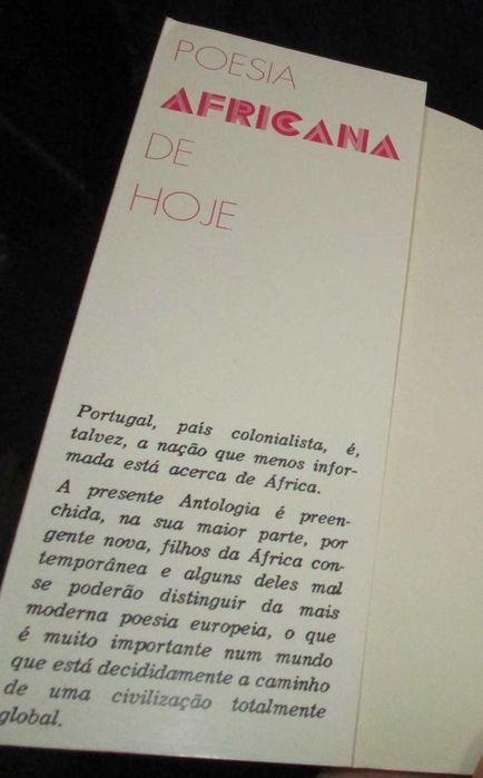 Livro Poesia Africana de Hoje 1ª edição Futura