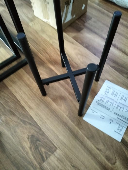 Kwietnik metalowy czarny