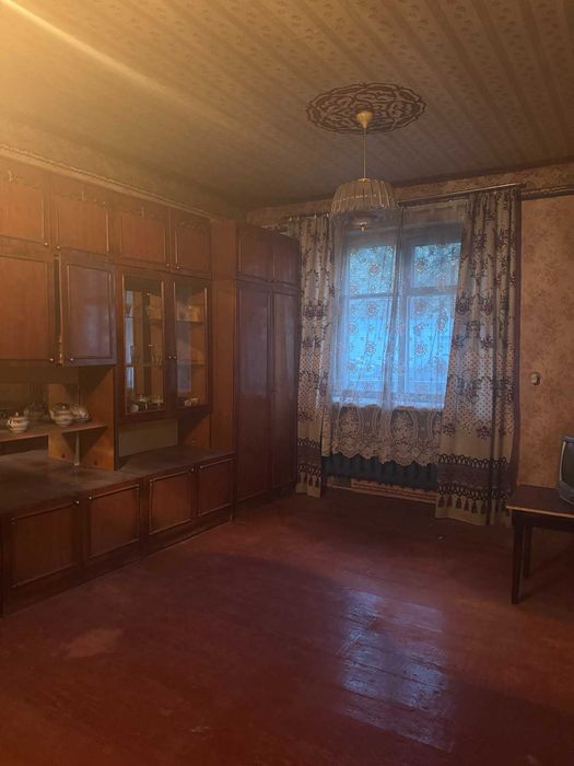 Окремий будинок по вул. Бузкова!