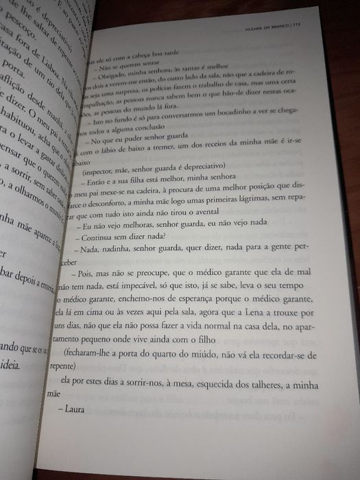 Livro A Mulher em Branco de Rodrigo Guedes de Carvalho