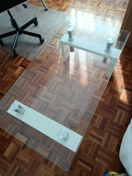 Mesa de apoio em vidro
