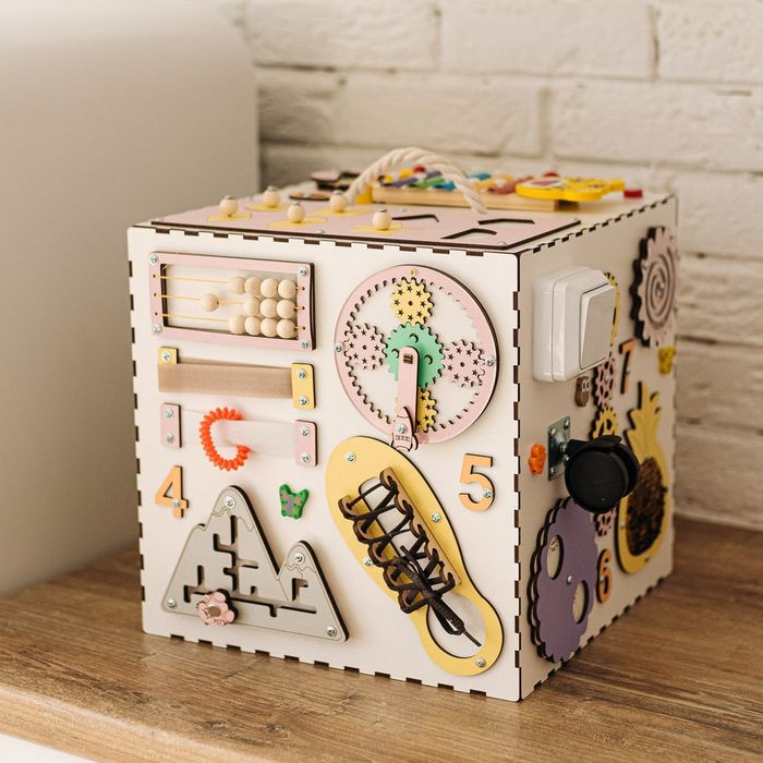 Бізікуб бізіборд для дівчинки